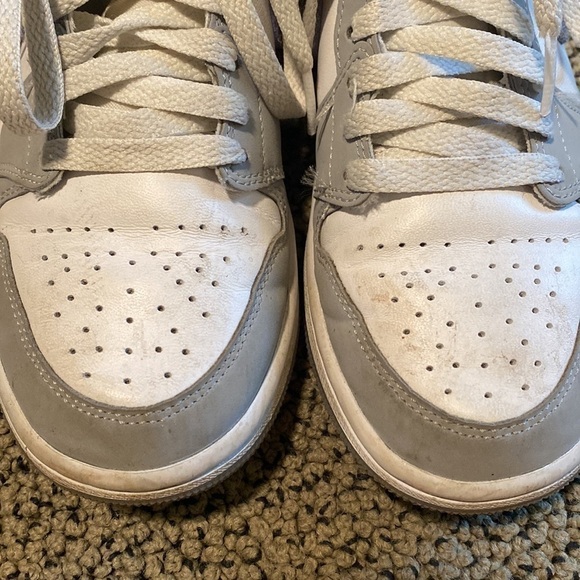 Nike Air Jordan White & Gray Hightop Sneakers Size 6 in EUC - Picture 4 of 12